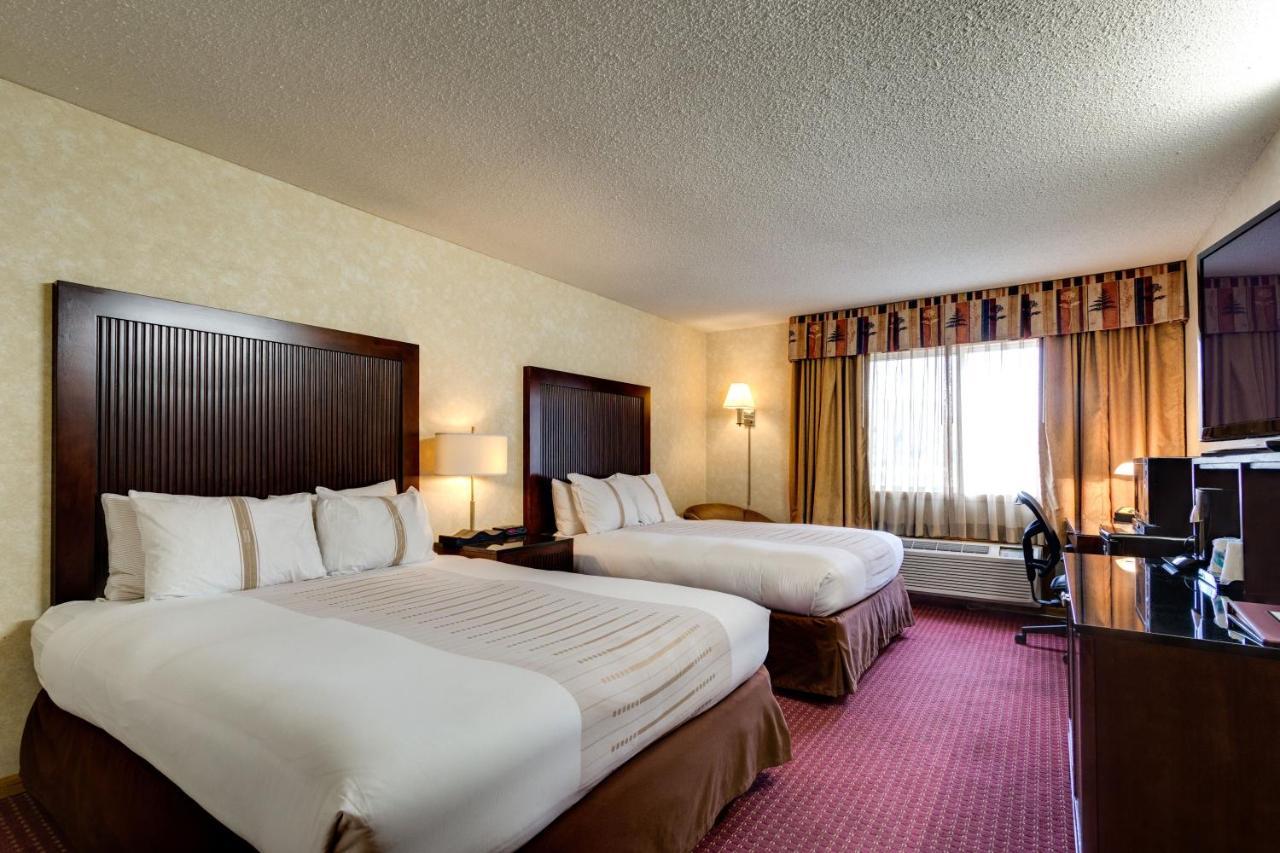 Fireside Inn And Suites Devils Lake Exterior foto