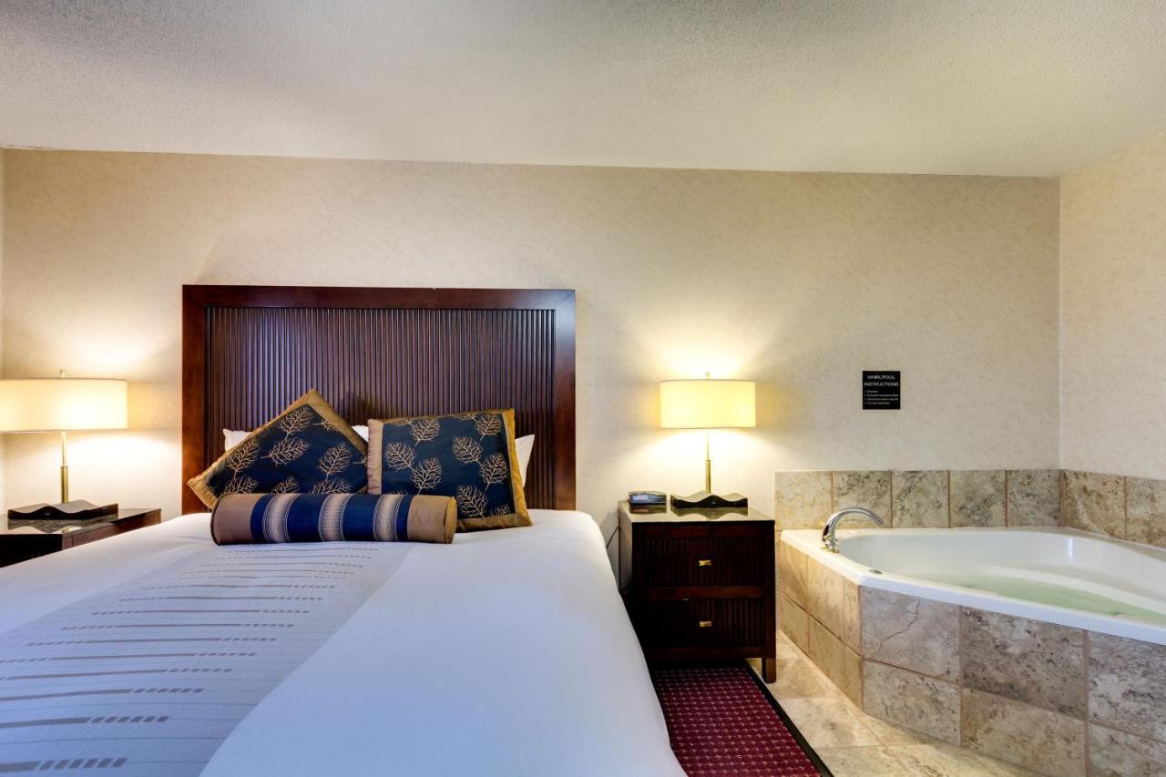 Fireside Inn And Suites Devils Lake Exterior foto