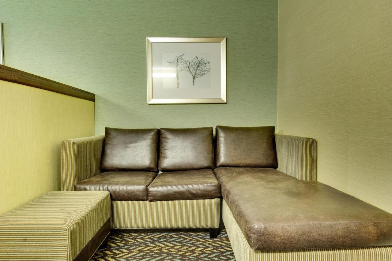 Fireside Inn And Suites Devils Lake Exterior foto