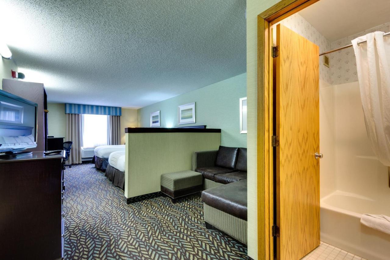 Fireside Inn And Suites Devils Lake Exterior foto