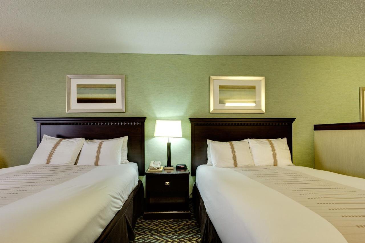 Fireside Inn And Suites Devils Lake Exterior foto
