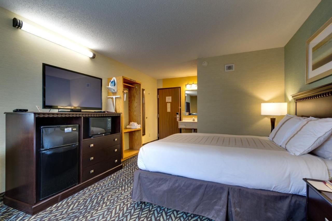 Fireside Inn And Suites Devils Lake Exterior foto