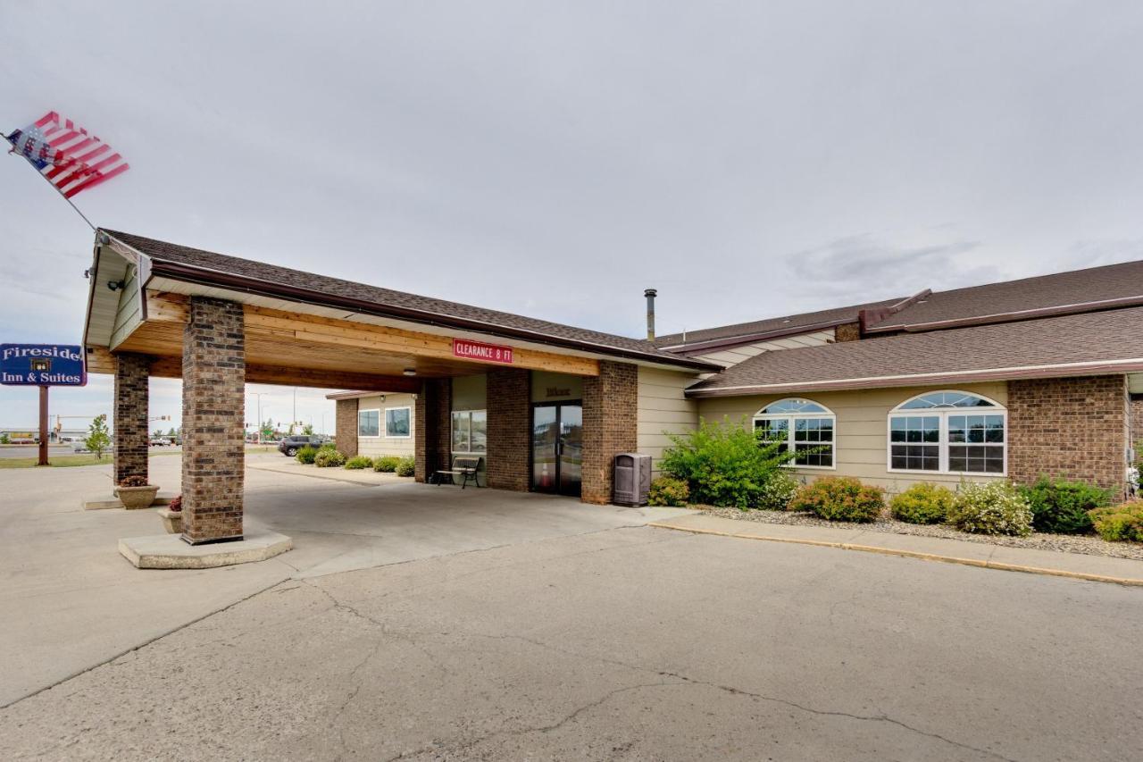 Fireside Inn And Suites Devils Lake Exterior foto